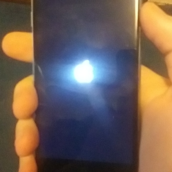 Iphone - Picture 3 of 4